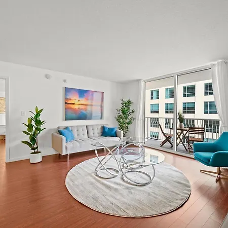 Amazing Condo With Free Parking In Brickell Miami